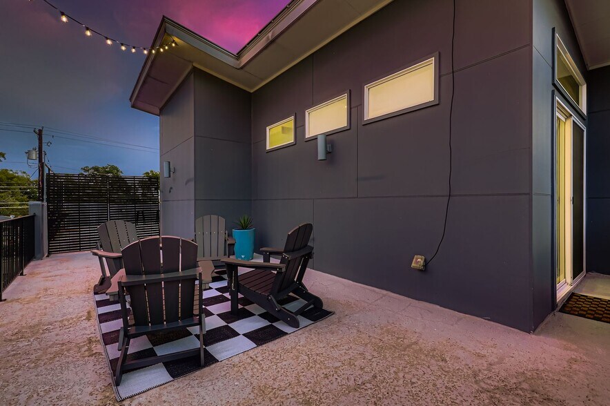 2426 Webberville Rd, Austin, TX à louer - Photo du bâtiment - Image 3 de 3