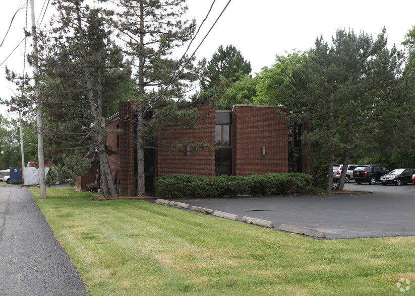 1870 Whitehaven, Grand Island, NY à vendre - Photo du bâtiment - Image 3 de 5