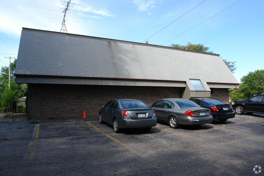 3230 S Pennsylvania Ave, Lansing, MI for sale - Building Photo - Image 2 of 6