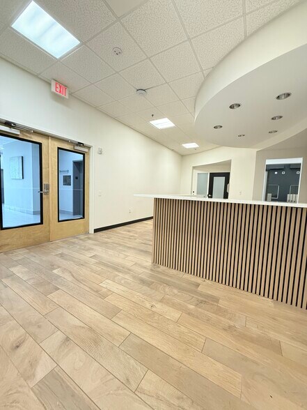 5402 W Laurel St, Tampa, FL à louer - Photo intérieure - Image 3 de 17