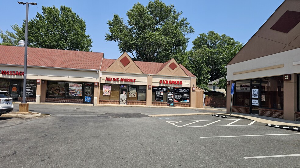 8723 Richmond Hwy, Alexandria, VA for lease - Building Photo - Image 2 of 28