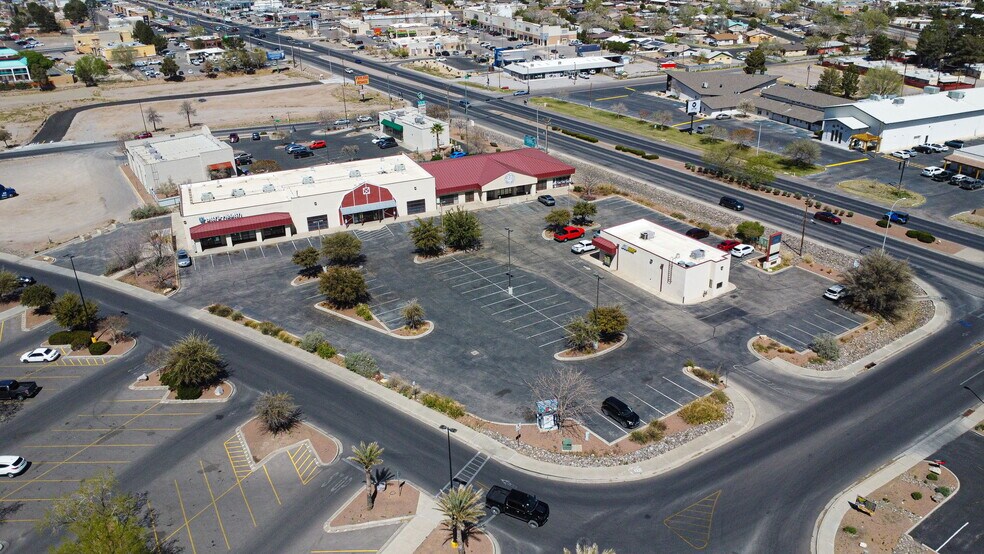 1600 S Valley Dr, Las Cruces, NM à louer - Photo du bâtiment - Image 2 de 7
