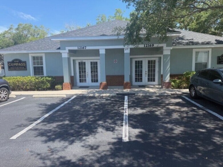 12167-12169 W Linebaugh Ave, Tampa, FL à louer - Photo du bâtiment - Image 2 de 13