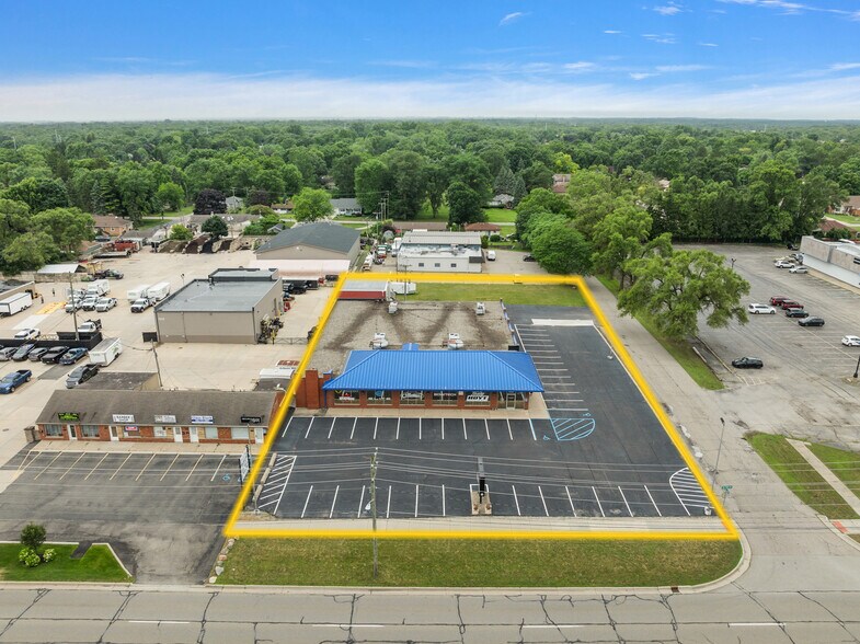 47979 Van Dyke, Shelby Township, MI à vendre - Photo du bâtiment - Image 3 de 15