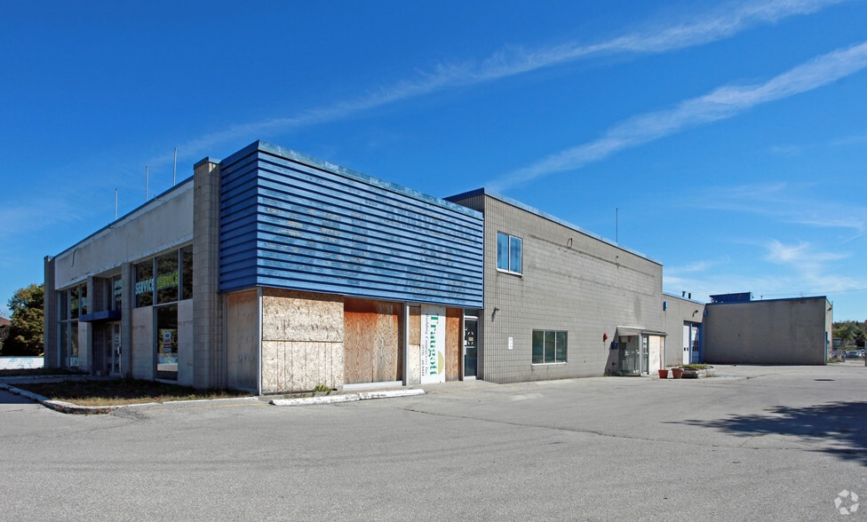 4121 Kingston Rd, Toronto, ON à vendre - Photo du bâtiment - Image 3 de 7
