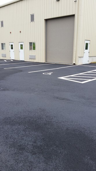 837 Upper Union St, Franklin, MA à louer - Photo du bâtiment - Image 2 de 16