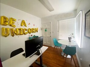 4381 1/2 Tujunga Ave, Studio City, CA for lease Interior Photo- Image 2 of 10