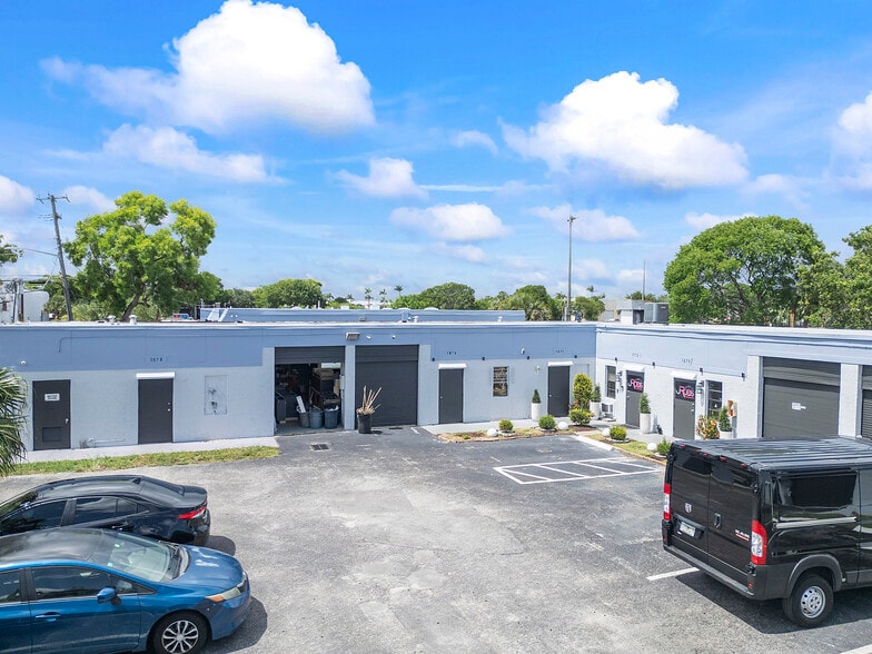 1926-1948 NW 54th Ave, Margate, FL for lease - Building Photo - Image 2 of 6