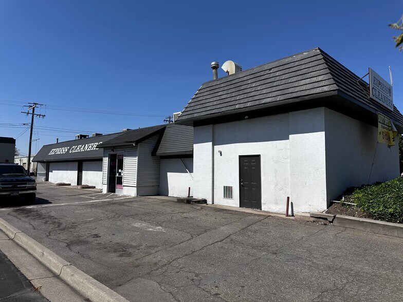 2324 S Redwood Rd, Salt Lake City, UT à louer - Photo du bâtiment - Image 3 de 9