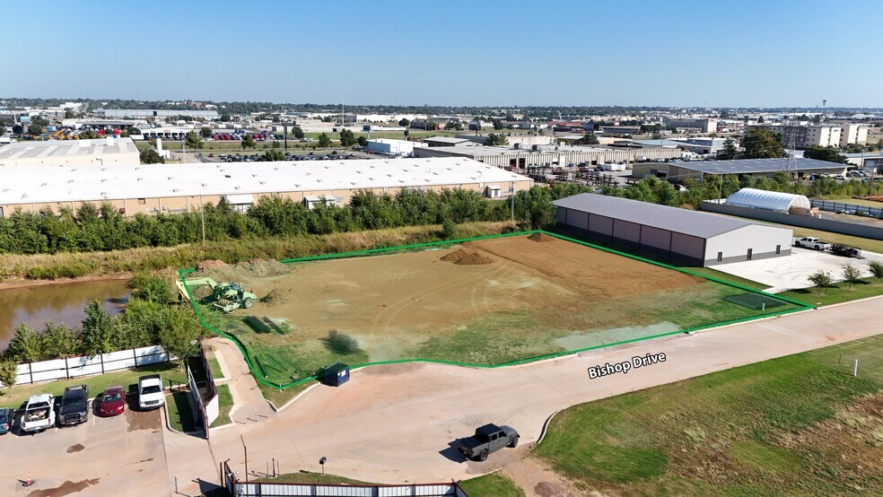 5001 Bishop Dr, Oklahoma City, OK à louer - Photo principale - Image 1 de 5