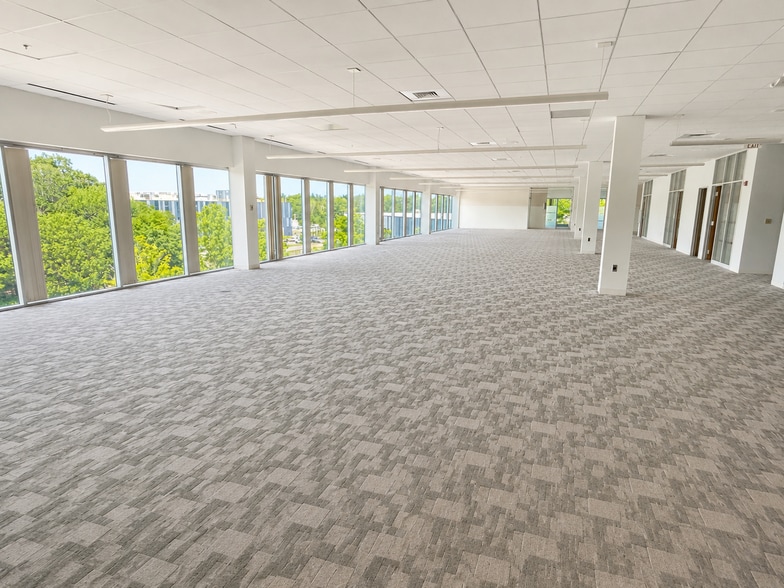 174 Middlesex Tpke, Bedford, MA for lease - Building Photo - Image 3 of 11