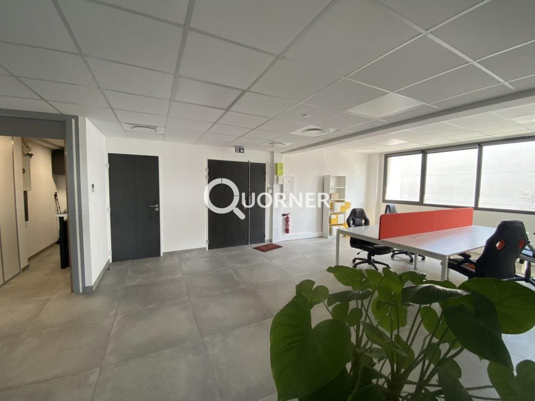 Office in Frejus for lease Interior Photo- Image 1 of 6