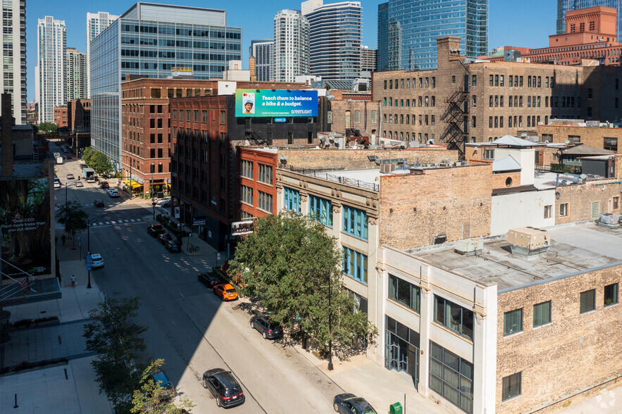 117-121 N Jefferson St, Chicago, IL for lease - Building Photo - Image 1 of 8