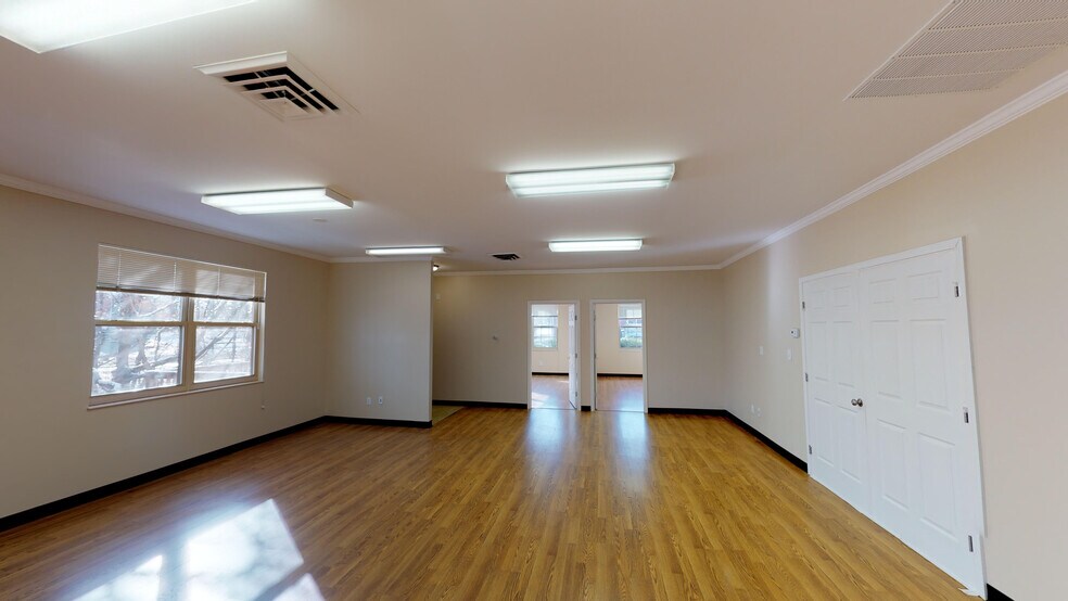 8976 Columbia Rd, Loveland, OH à louer - Photo intérieure - Image 3 de 4