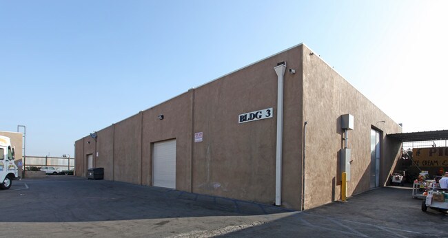 Plus de détails pour 9830 San Fernando Rd, Pacoima, CA - Industriel à louer