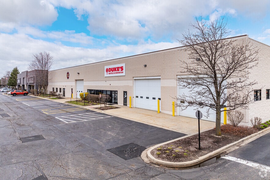 400-440 Airport Rd, Elgin, IL for lease - Primary Photo - Image 1 of 10