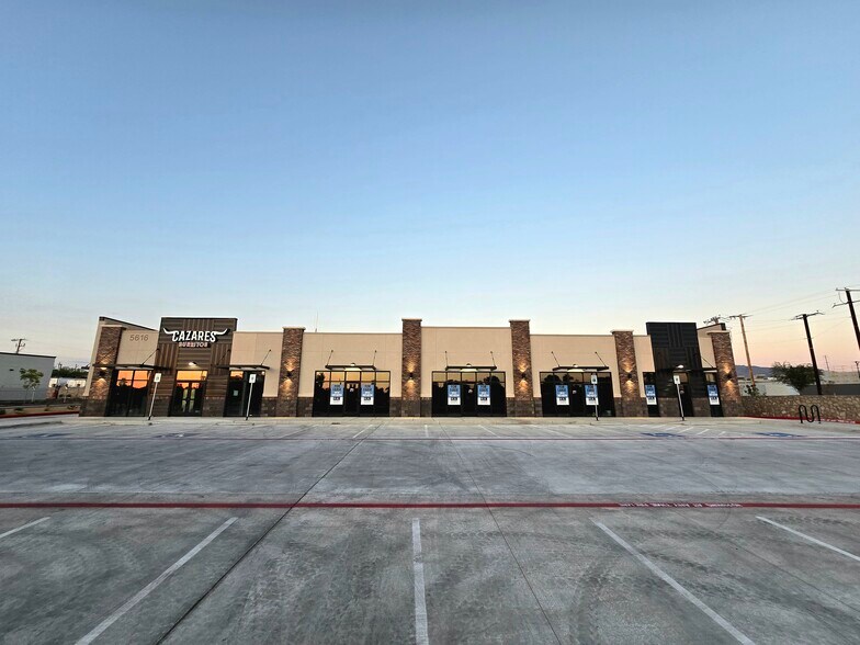 5616 Doniphan Dr, El Paso, TX à louer - Photo du bâtiment - Image 2 de 7