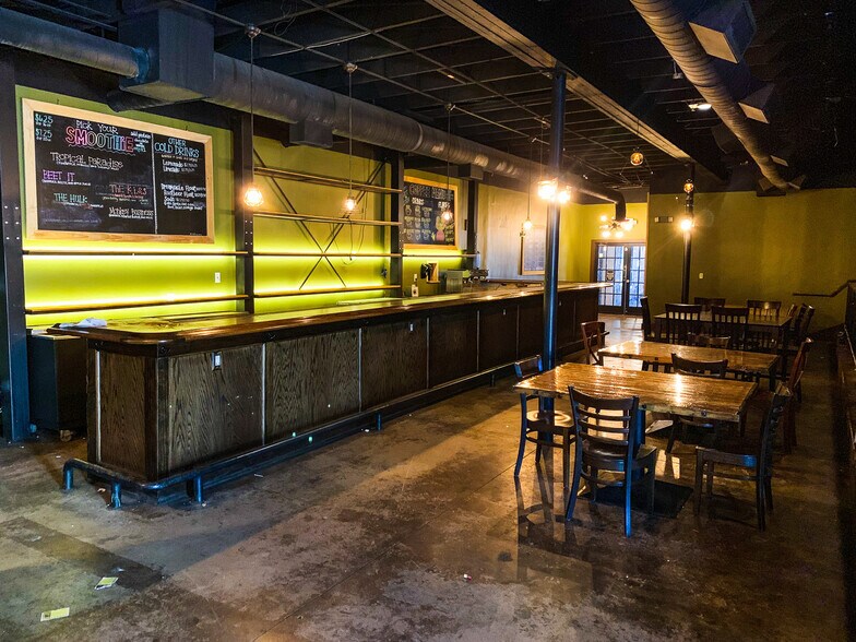 222 W Hickory St, Denton, TX à vendre - Photo intérieure - Image 2 de 2