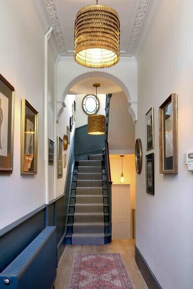 25 High St, High Wycombe à louer - Photo intérieure - Image 3 de 16