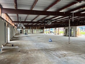 1104 S Walton Blvd, Bentonville, AR for lease Building Photo- Image 2 of 2