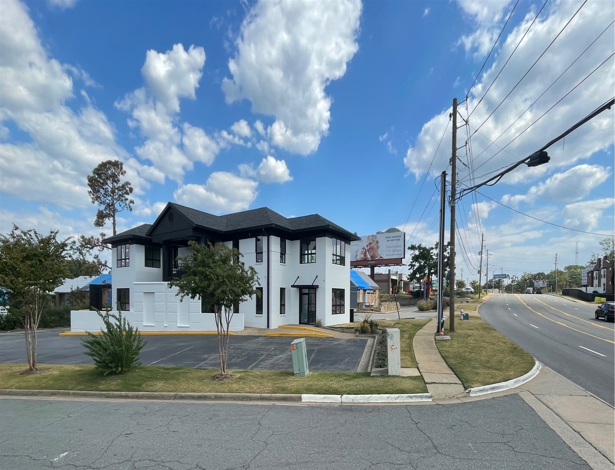 8028 Cantrell Rd, Little Rock, AR for lease Building Photo- Image 1 of 2