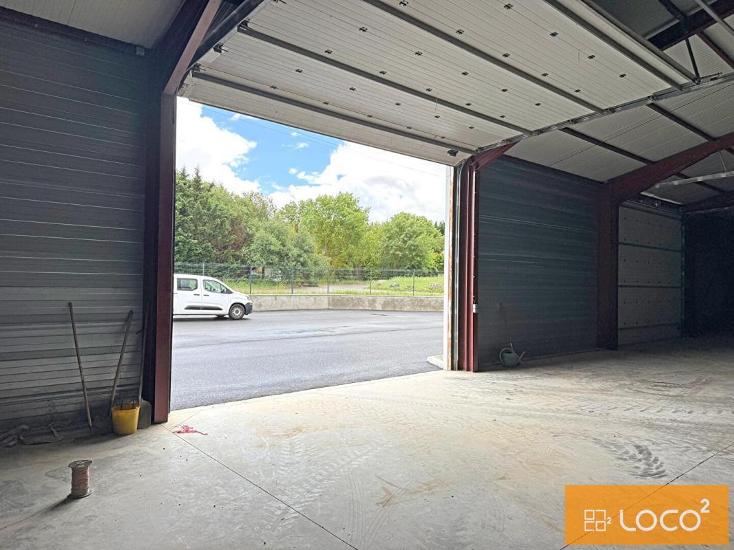 Flex in Flourens for lease Building Photo- Image 1 of 5