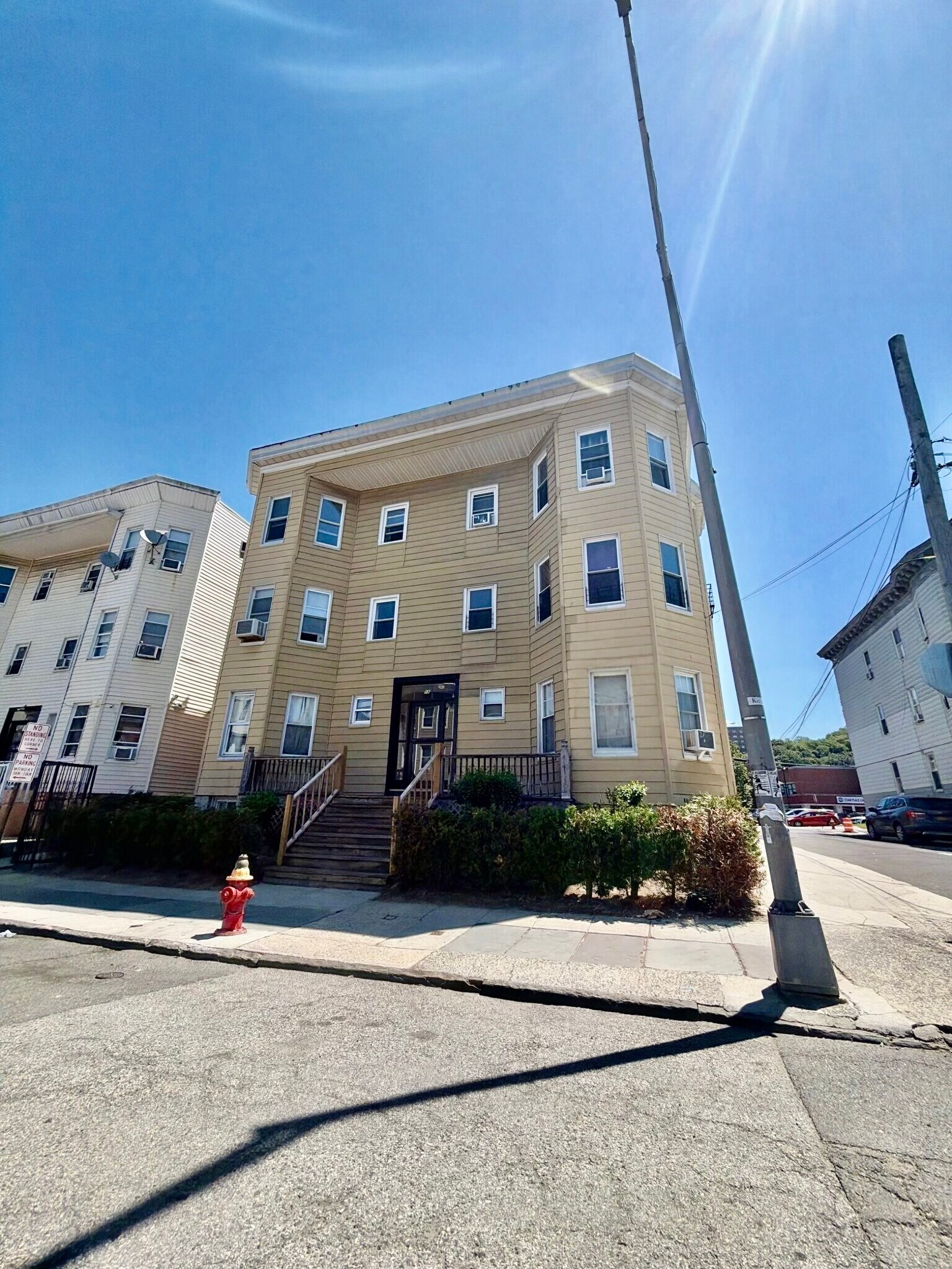 58 Caroline Ave, Yonkers, NY à vendre Photo du bâtiment- Image 1 de 10