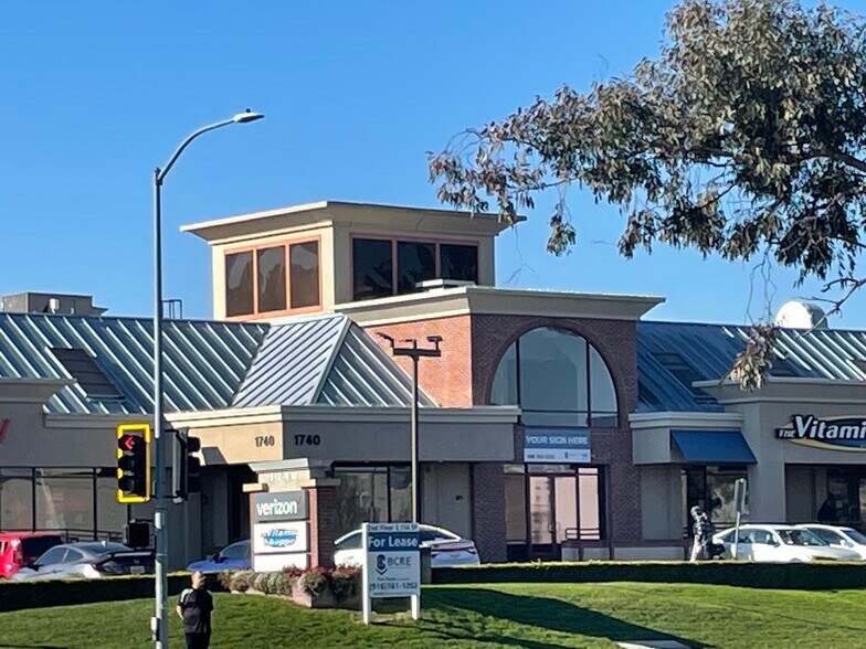 1740 Arden Way, Sacramento, CA à louer - Photo du bâtiment - Image 1 de 8