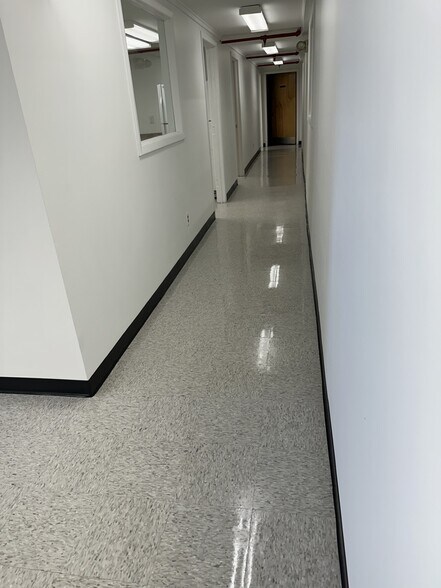 53 Thomas Rd, Hawthorne, NJ à louer - Photo du bâtiment - Image 3 de 8