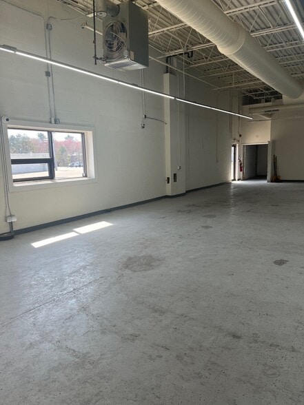 207 Cambridge St, Burlington, MA for lease - Building Photo - Image 3 of 12