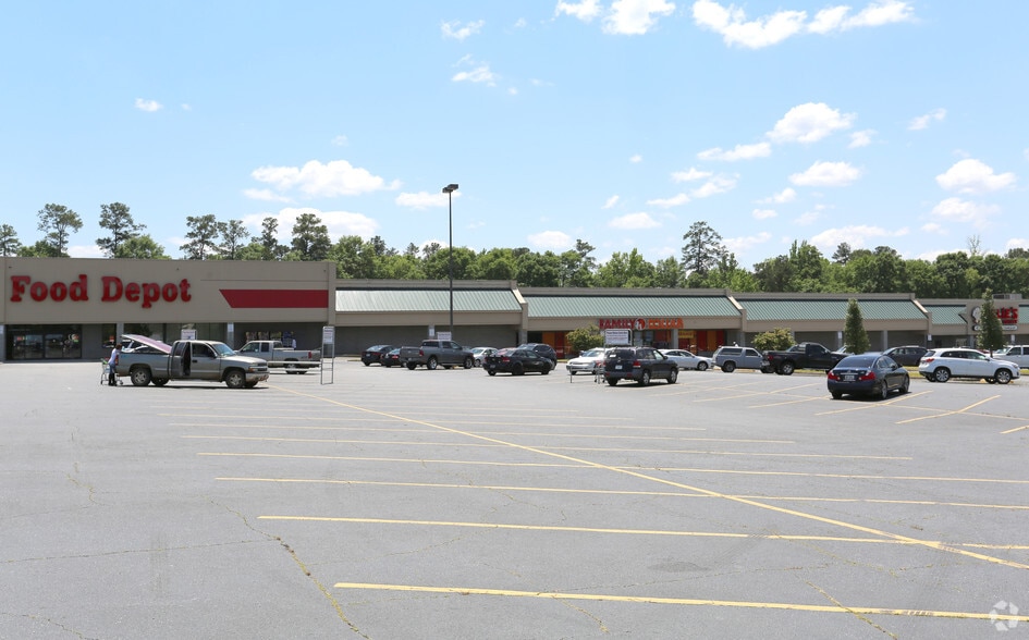 5600 Milgen Rd, Columbus, GA for lease - Primary Photo - Image 1 of 38