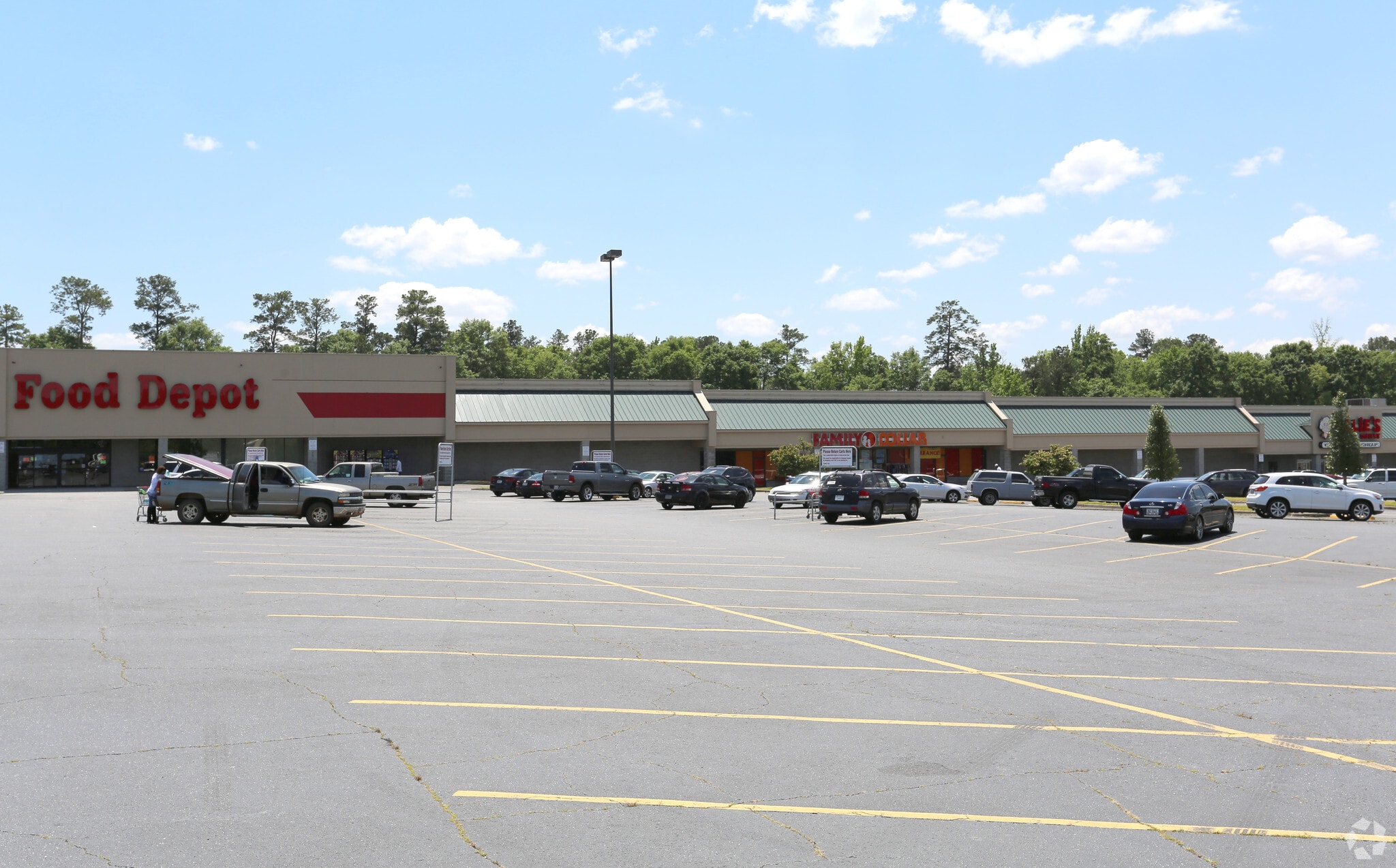5600 Milgen Rd, Columbus, GA for lease Primary Photo- Image 1 of 39