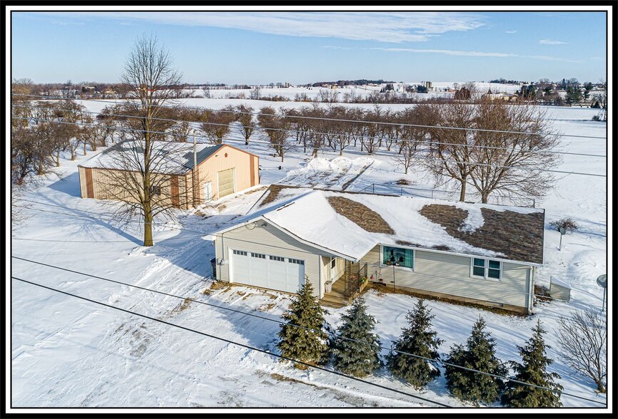 N2246 Greenville Dr, Hortonville, WI à vendre - Photo du bâtiment - Image 1 de 1