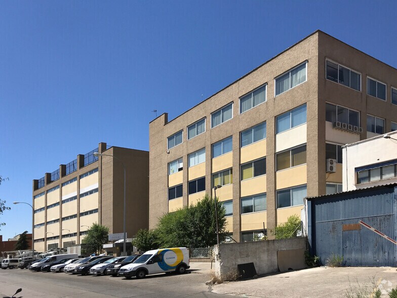 Calle Antonio de Cabezón, 83, Madrid, Madrid à louer - Photo du bâtiment - Image 1 de 1