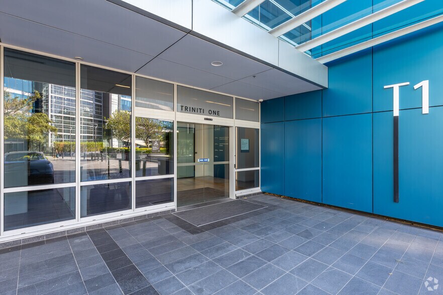 39 Delhi Rd, NORTH RYDE à louer - Photo du bâtiment - Image 2 de 3