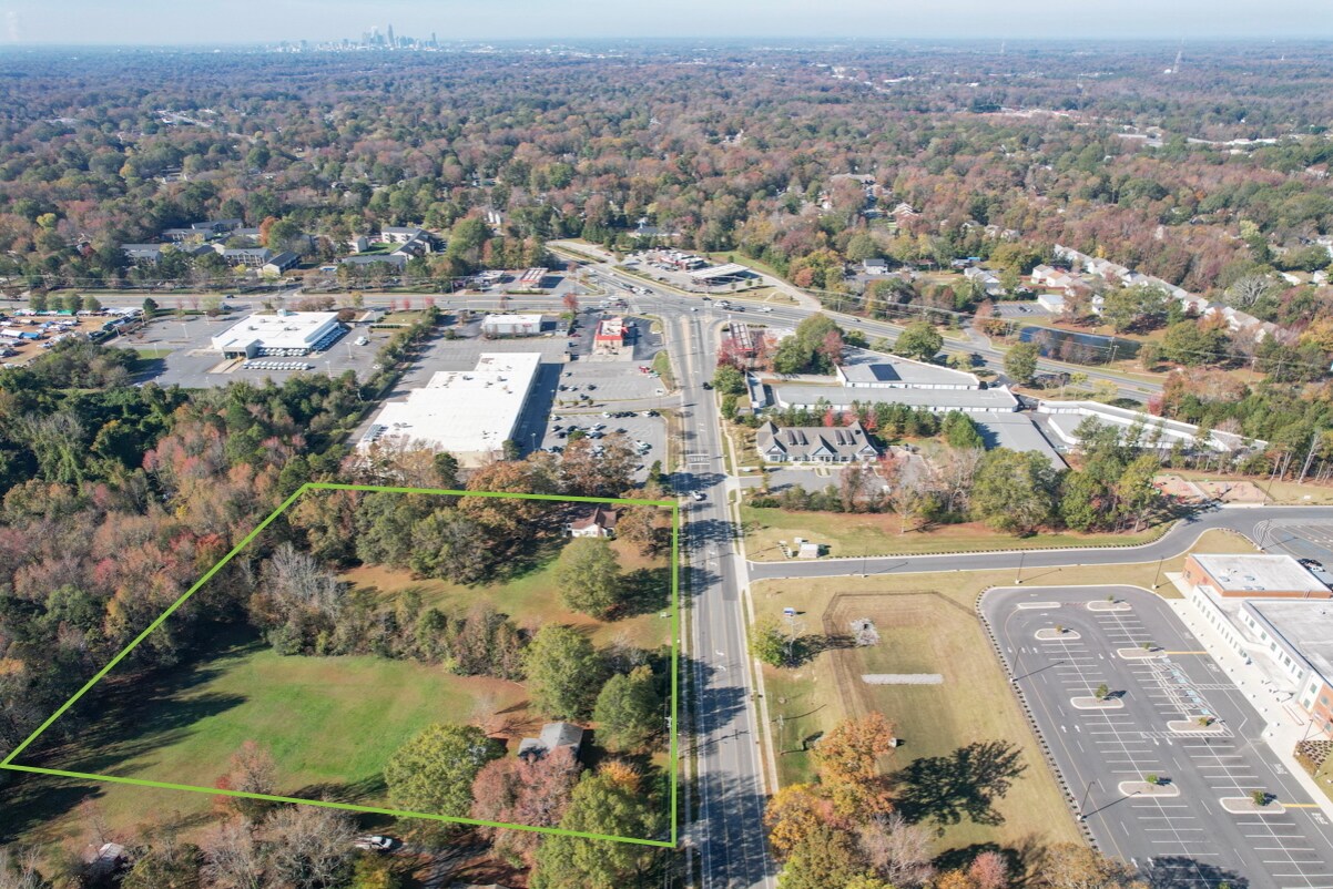 7420 The Plaza Rd, Charlotte, NC à vendre Photo principale- Image 1 de 4