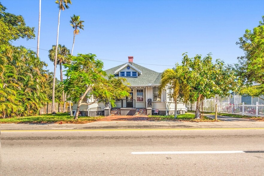 1793 Fowler St, Fort Myers, FL for lease - Building Photo - Image 3 of 3