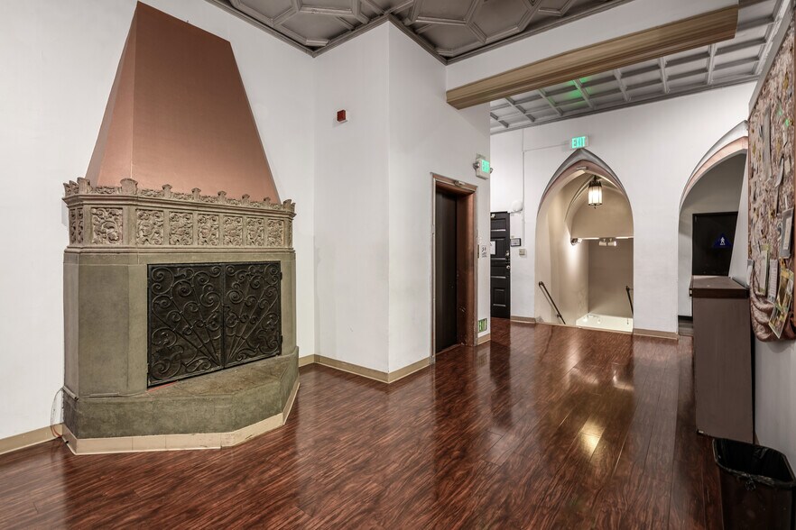 6757 Hollywood Blvd, Los Angeles, CA à vendre - Photo intérieure - Image 2 de 15