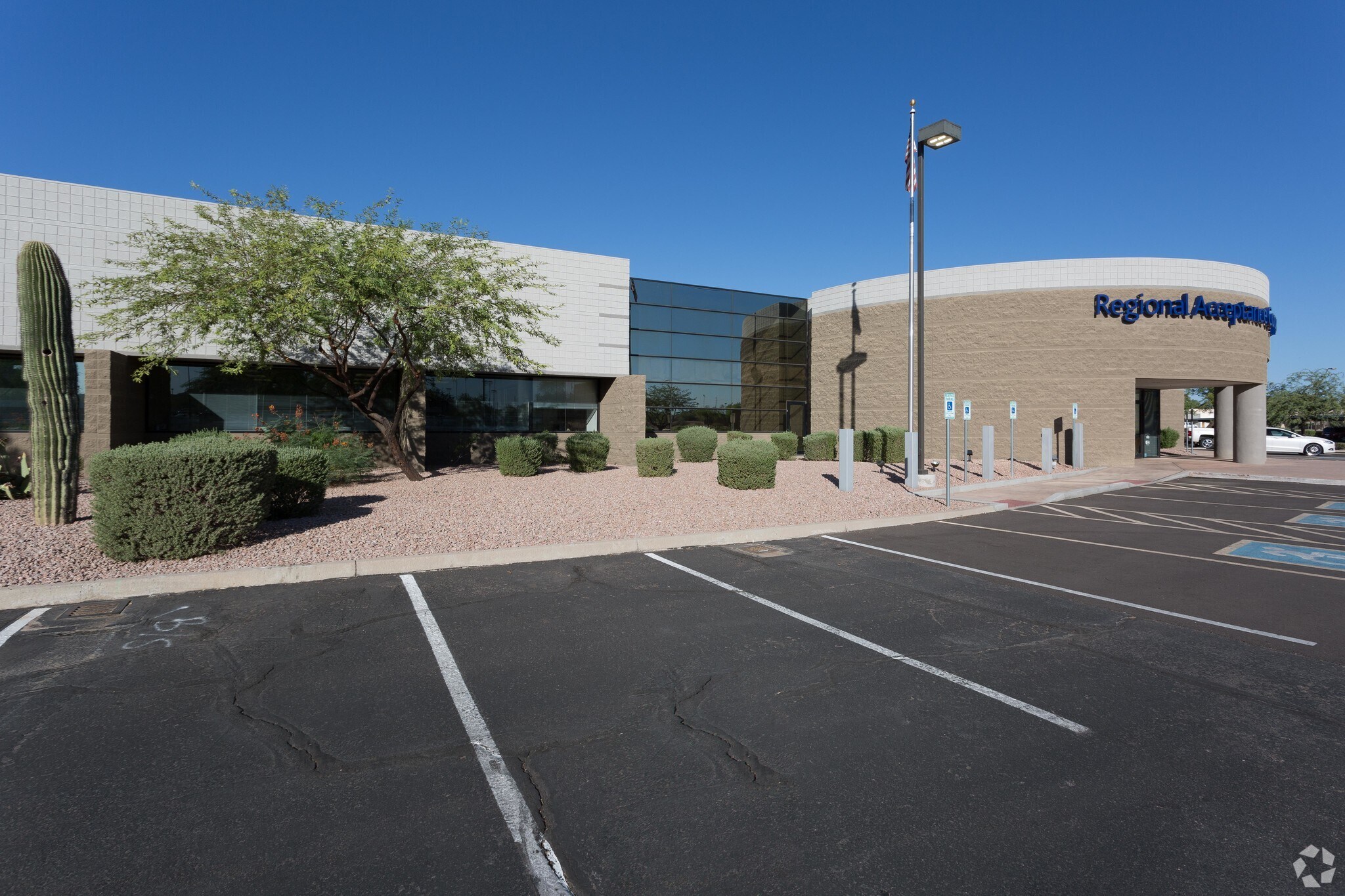 1700 N Desert Dr, Tempe, AZ à vendre Photo principale- Image 1 de 7