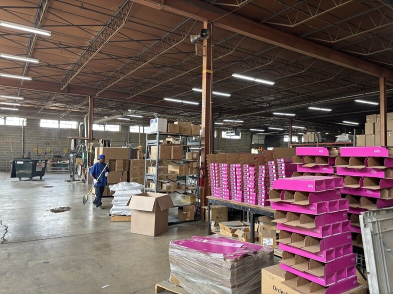 6111 S Sayre Ave, Chicago, IL for sale - Building Photo - Image 3 of 8