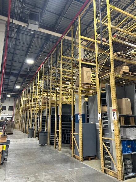 128-15 26th Ave, Flushing, NY à louer - Photo du bâtiment - Image 2 de 4