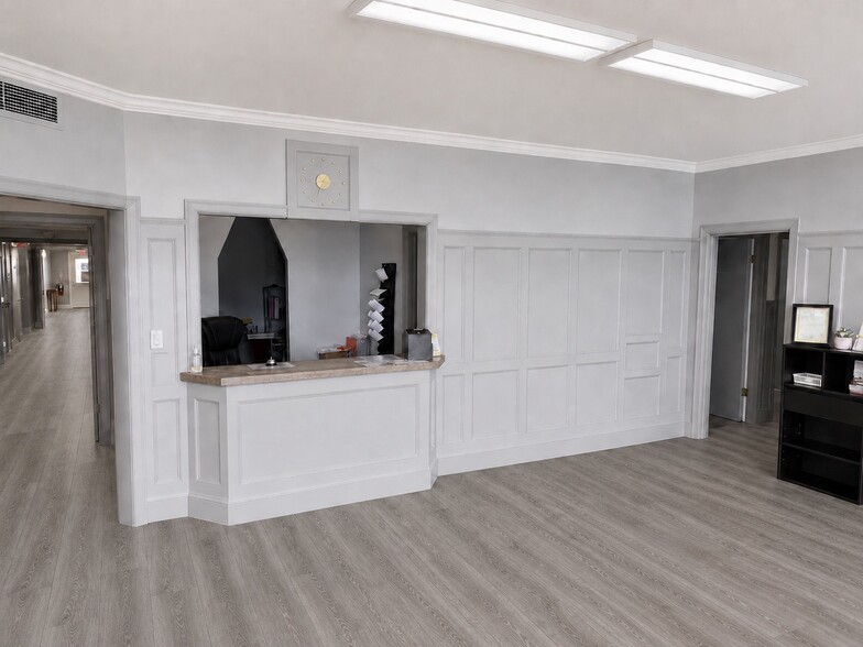 316 E Main St, Gallatin, TN for lease - Lobby - Image 2 of 3