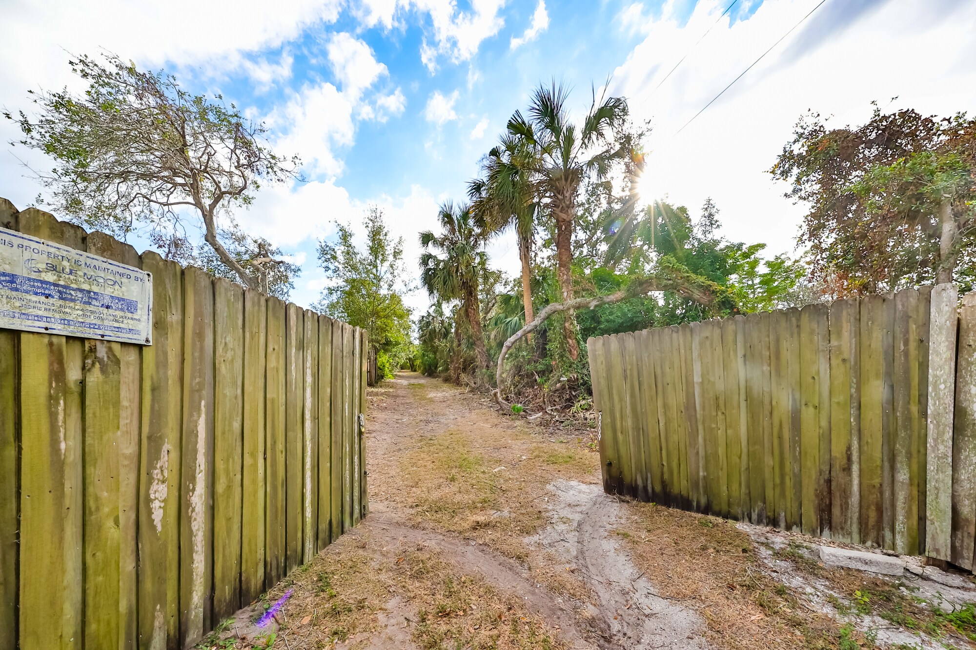 8839 Richmond St, Gibsonton, FL for sale Primary Photo- Image 1 of 30