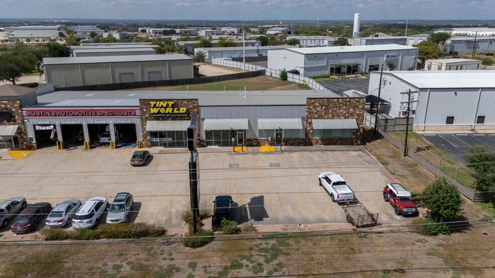 118 Trademark Dr, Buda, TX for lease - Building Photo - Image 3 of 12