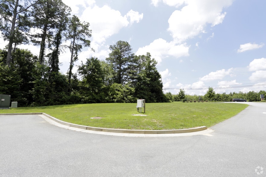 2518-A Loganville Hwy, Grayson, GA for sale - Primary Photo - Image 1 of 9