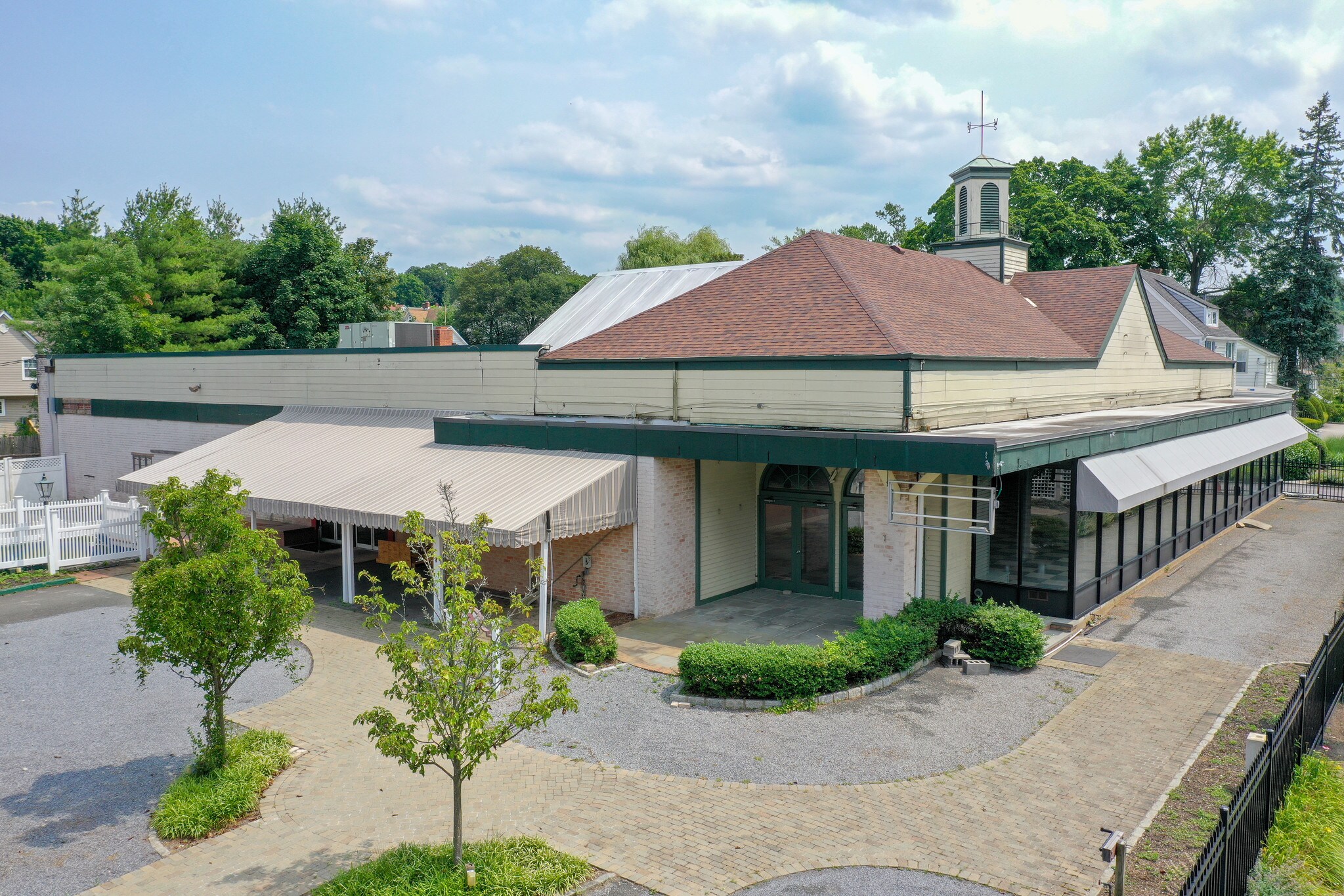 221 South St, Oyster Bay, NY for sale Building Photo- Image 1 of 22