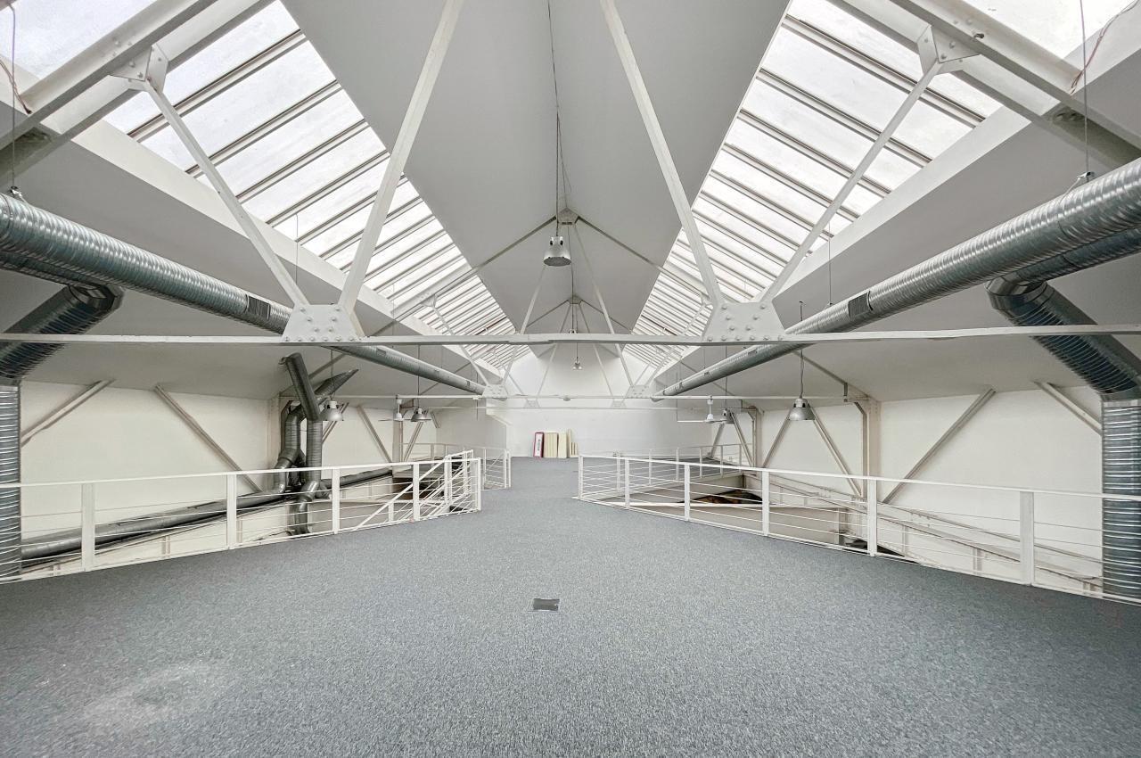 Office in Saint-Denis for sale Interior Photo- Image 1 of 12