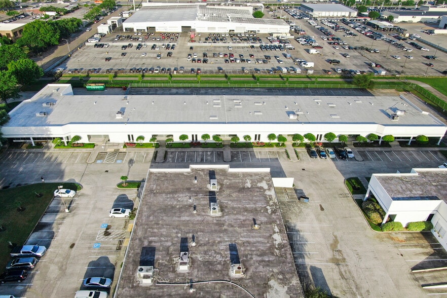 283 Lockhaven Dr, Houston, TX for lease - Building Photo - Image 2 of 13