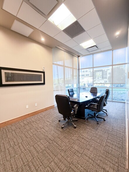 4956 N 300 W, Provo, UT à vendre - Photo du bâtiment - Image 2 de 10