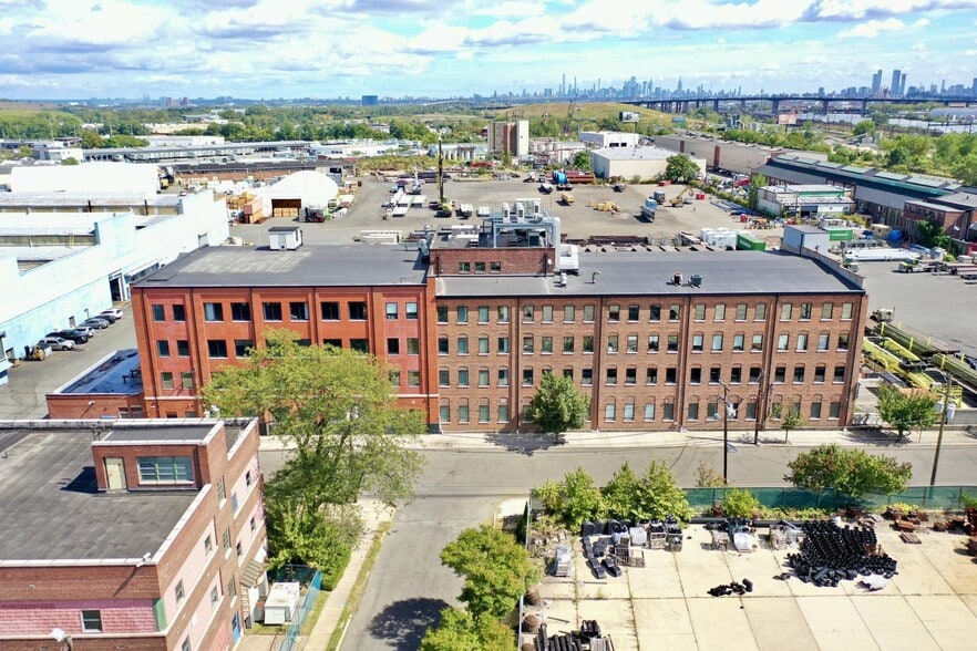 500 Supor Blvd, Harrison, NJ for lease - Building Photo - Image 2 of 5